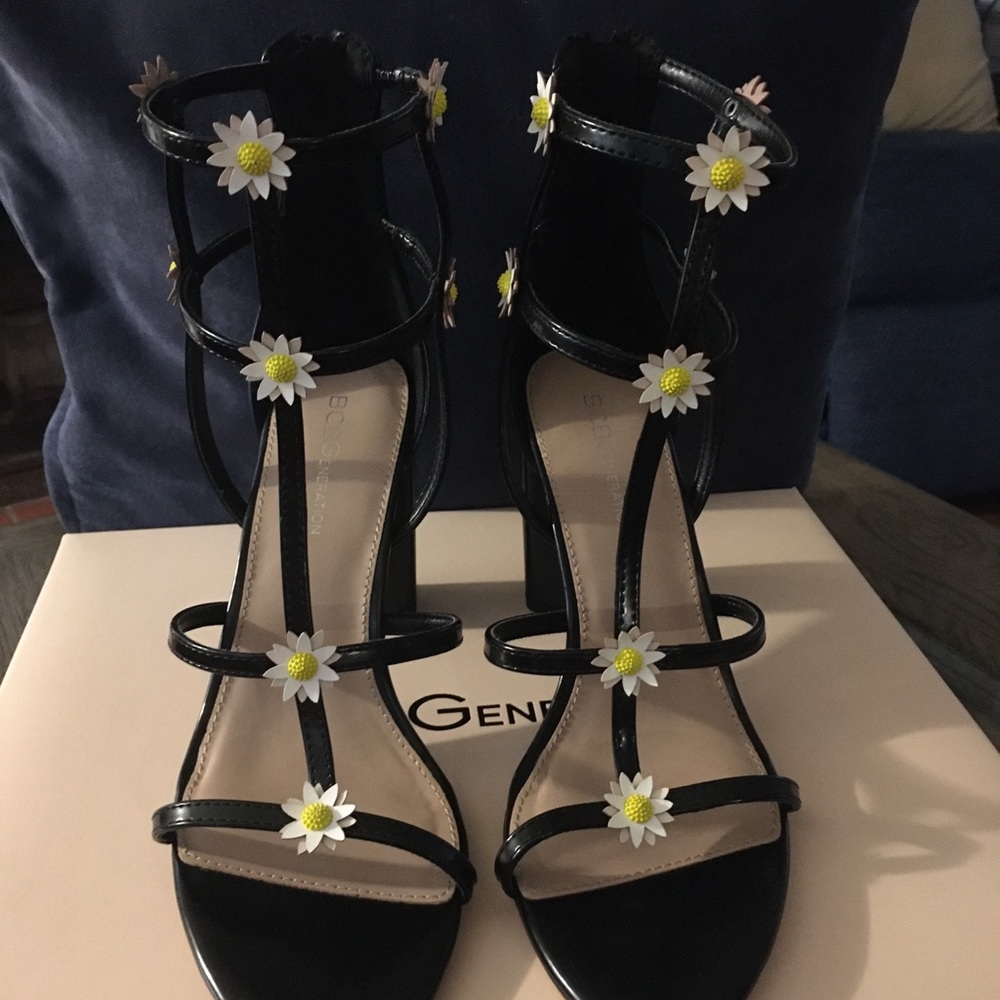 BCBGeneration Daisy Heels NWOB - Picture 2 of 2